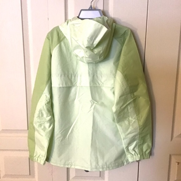 Columbia Women’s Rain/Wind Jacket (New) - Picture 4 of 6